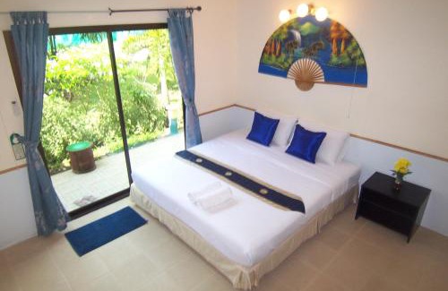 Mai Khao Hotel | Convenient Phuket Airport Overnight Hotel for Families
