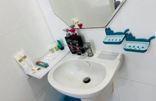 Old Phuket Town Apartment | Pet Friendly Phuket Naka Condo with Pool & Ocean View