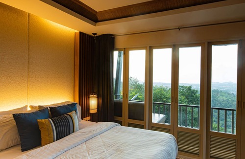 Chalong Hotel | Guest Rated: 10/10 at Phuket View Coffee and Resort