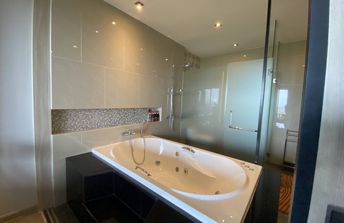 Chalong Hotel | Guest Rated: 10/10 at Phuket View Coffee and Resort