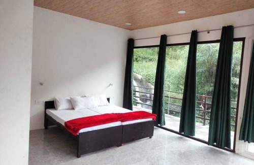 Sitapur Hotel | Phulwari Resort: Guest Rated 10/10 with Breakfast Included