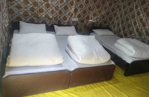 Sitapur Hotel | Phulwari Resort: Guest Rated 10/10 with Breakfast Included