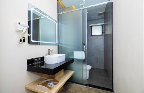 District 5 Hotel | Phuoc Loc Tho 2