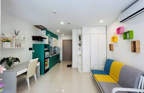 Gia Lam Apartment | Phuong Ly House: Ocean View with Family-Friendly Amenities