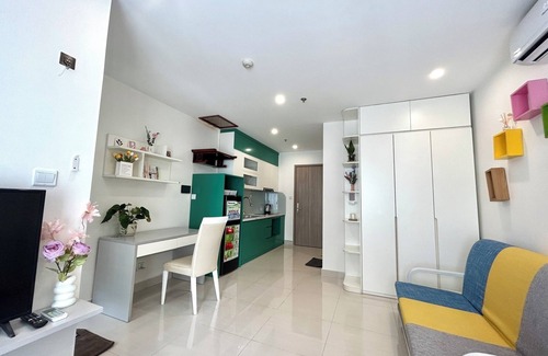 Gia Lam Apartment | Phuong Ly House: Ocean View with Family-Friendly Amenities