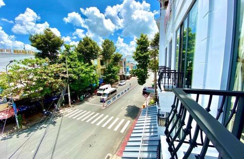 Sa Dec Hotel | Budget-Friendly Phuong Nam Sa Đec Hotel with Family Amenities