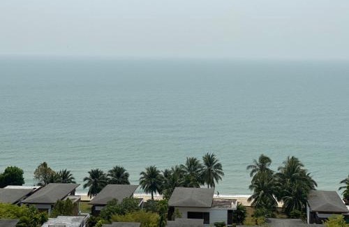 Chakphong Apartment | Seaside Relaxation at Phupha Rayong by Gift - 4 Star Stay