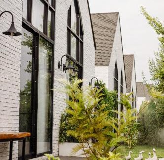 Mai Ngam Hotel | Discover Phuping Valley Resort: Family-Friendly Getaway