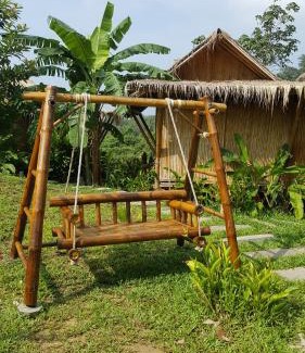 Ranong Cabin | Cozy Phuree Hut: Pet-Friendly Retreat with Great Amenities
