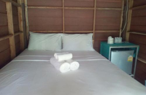 Ko Mook Resort | Phusam Big Resort: Ocean View & Breakfast Included
