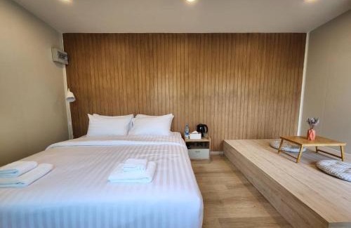 Sai Yok Resort | Phusira: Guest Rated 10/10 with Breakfast & Hot Tub