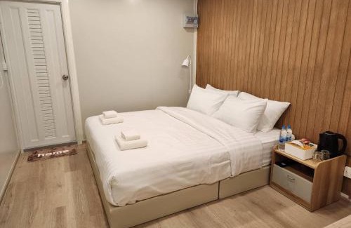 Sai Yok Resort | Phusira: Guest Rated 10/10 with Breakfast & Hot Tub