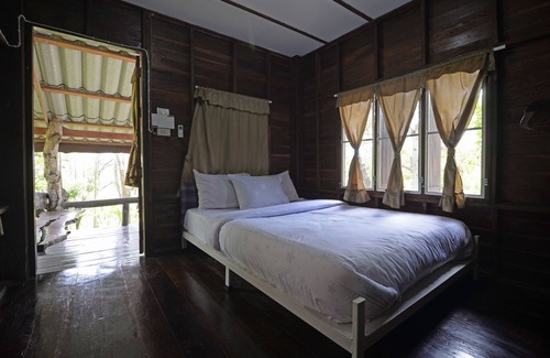 Wang Nam Khiao Hotel | Family-Friendly Phuzai Kaew Resort with Pool & Dining