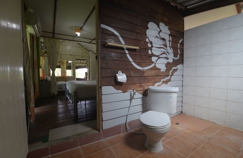 Wang Nam Khiao Hotel | Family-Friendly Phuzai Kaew Resort with Pool & Dining