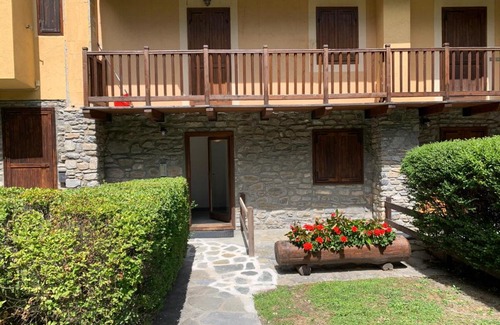 Pallusieux Apartment | Discover PI.GI.'s Apartment: Pet & Child Friendly Retreat
