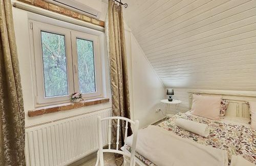 Kaptalantoti House | Exceptional Stay at Piac Vendégház with Breakfast Included
