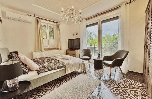 Kaptalantoti House | Exceptional Stay at Piac Vendégház with Breakfast Included