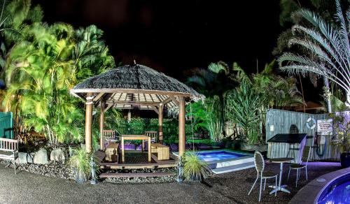 Urraween Hotel | Relax at Pialba Motor Inn: Pool, Spa & Family-Friendly
