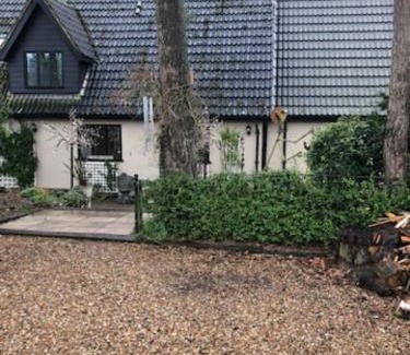 Thetford Apartment | Relaxing Retreat at Piano Forte with Hot Tub & Breakfast