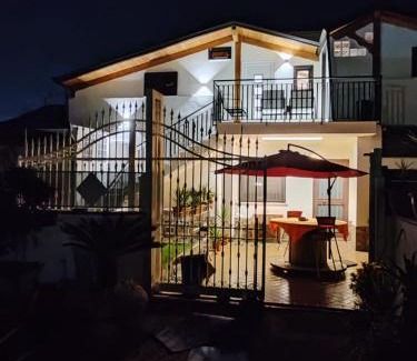 Qualiano Apartment | Cozy Piano Terra Casa: Family-Friendly Retreat Awaits