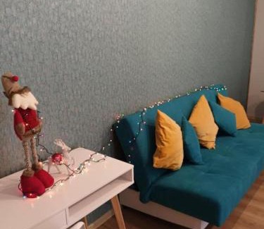 Brasov City Centre Apartment | Discover IZZY'S HIDDEN APARTMENT - Family-Friendly Escape