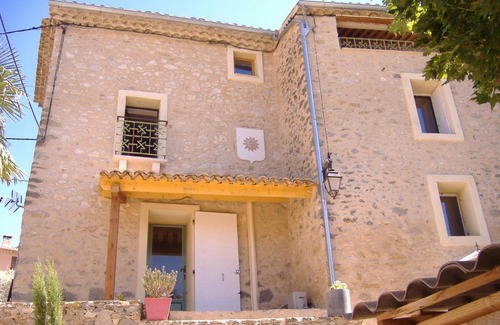 Mollans-sur-Ouveze House | Discover piaureve: Pet-Friendly Retreat with Hot Tub