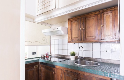 Rione III Colonna Apartment | Piazza Colonna Apartment - Highly Rated Stay with Pool & Spa