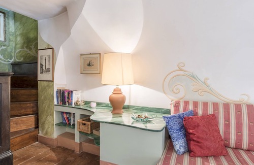 Rione III Colonna Apartment | Piazza Colonna Apartment - Highly Rated Stay with Pool & Spa