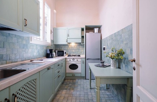 Sant' Ambrogio Apartment | Piazza Dei Ciompi: Private Garden & Family-Friendly Amenities