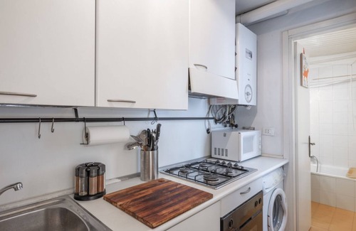 Historic Centre Apartment | Explore Piazza delle Erbe Central Apartment with Breakfast