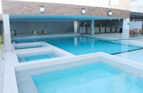 Caldas Novas Apartment | Explore Piazza diRoma: Family-Friendly Stay with Spa & Pool