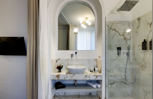 Rione VII Regola House | Elegant Piazza Farnese Suites with Top-Rated Amenities