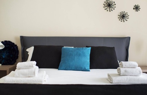 Alba Apartment | Pet-Friendly Retreat at Piazza Garibaldi in Alba