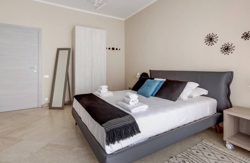 Alba Apartment | Pet-Friendly Retreat at Piazza Garibaldi in Alba