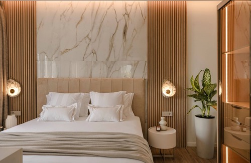 Lixouri Hotel | Experience Piazza Suites: Ocean Views & Family-Friendly Comfort