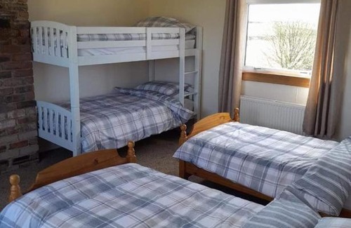 Newton Stewart House | Pet-Friendly Pibble Cottage: Guest Rated 9.8/10 for Families