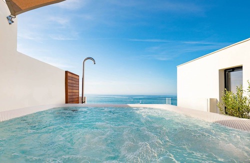 Nerja City Centre Apartment | Elegant Nerja Penthouse with Jacuzzi by Solaga - 10/10 Rated