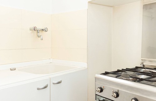 Guastalla Apartment | Picasso House - Ideal Retreat in Historic Center