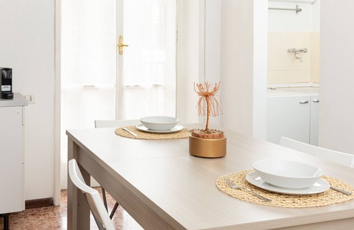 Guastalla Apartment | Picasso House - Ideal Retreat in Historic Center