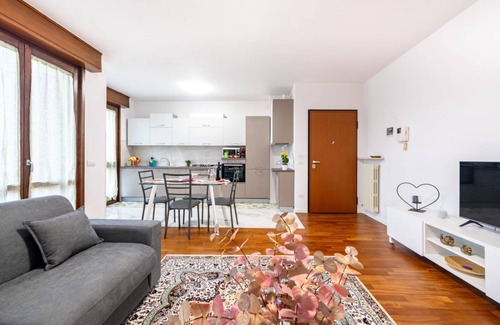 Lubiana Apartment | Discover Picasso Residency: Steps from Parma's Best Attractions