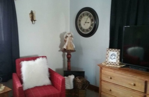 Van Wert Apartment | Discover Picasso's Condo: Ideal Downtown Stay in Van Wert