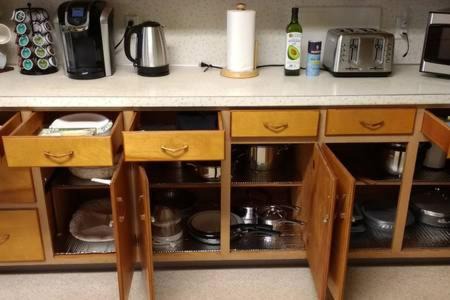 Van Wert House | Experience Comfort at Picasso's Condo with Hot Tub & Breakfast