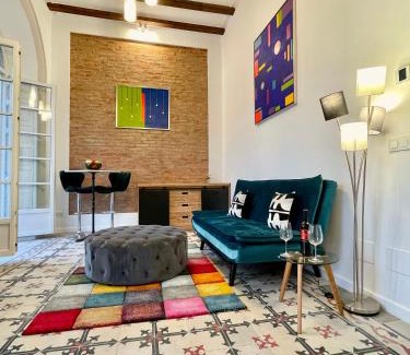 La Victoria Apartment | Guest Rated 9.5/10: Picasso's Deluxe Puerta Verde
