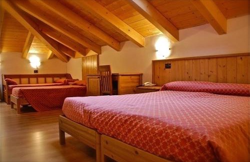Bleggio Inferiore House | Budget-Friendly Stay at Picchio Affittacamere with Dining