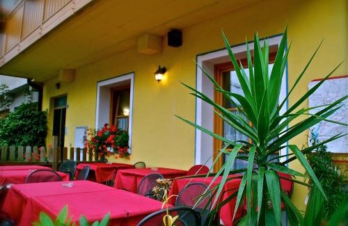 Bleggio Inferiore House | Budget-Friendly Stay at Picchio Affittacamere with Dining