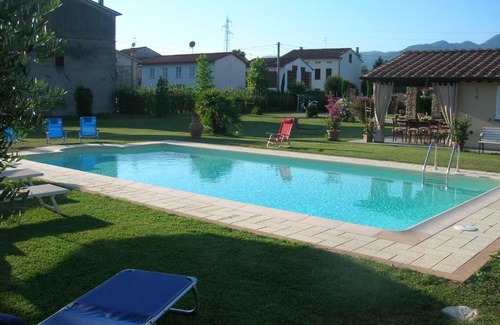 Capannori Apartment | Piccola Casetta: Cozy Retreat with Kitchen & Accessibility