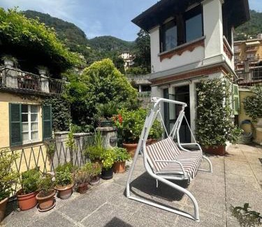 Moltrasio House | Cozy Piccola Torre Moltrasio with Oceanfront Views