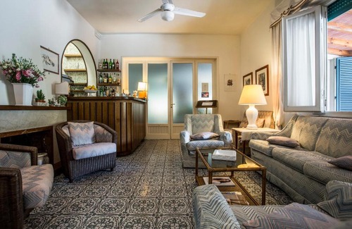 Forte dei Marmi Hotel | Pet-Friendly Piccolo Hotel with Pool & Breakfast Included