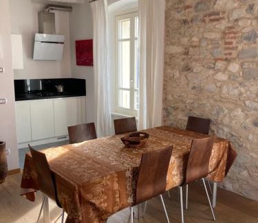 San Felice del Benaco Apartment | Explore Piccolo Palazzo: 4-Star Stay with Top Reviews