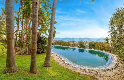 Formia Villa | Beachfront Retreat: Piccolo Paradiso with 9.4 Rating